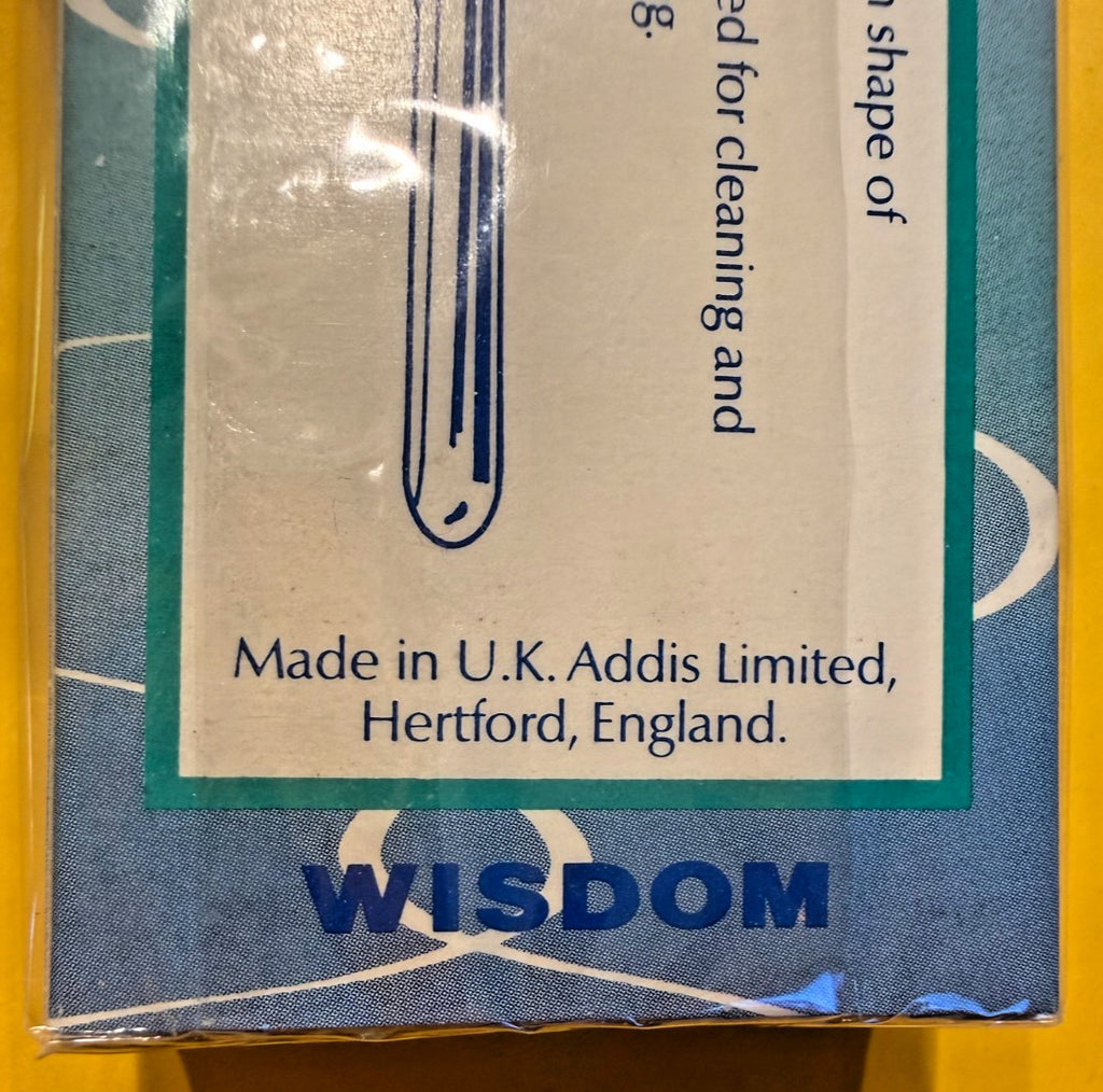 WISDOM DENTURE BUNDLE 3 TOOTHBRUSH + DENTURE BATH MADE IN ENGLAND
